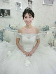 -红馆妆造(中央大街店)