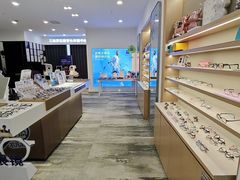 -三目眼镜·蔡司视觉合作店(青浦宝龙店)