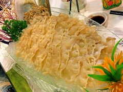 象拔蚌-鲜入围煮花胶鸡海鲜火锅