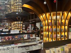 -钟书阁(松江泰晤士小镇店)