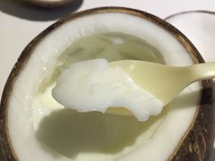 -志龙皇冠吃货椰子铺