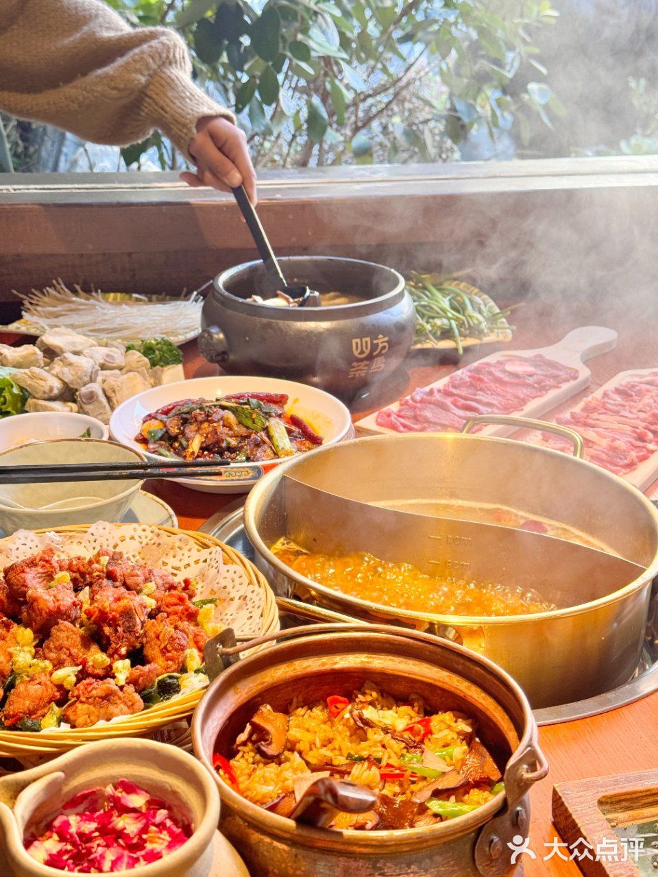 听说了吗？云南喃么牛可是美食的圣地哦！🎉