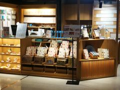 面包甜点陈列柜-猫的天空之城概念书店(苏州诚品店)