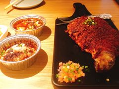 羊咩咩抱大腿-苦尽酒馆·川菜(鼓楼店)