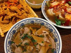 -爆炸头阿姨小四川正宗川味小吃(无任何分店)