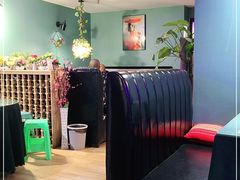 卡座-忘忧草融合私房菜(红鼎国际店)