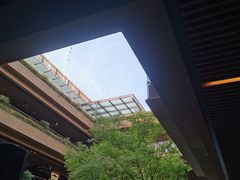 -瑞虹新天地月亮湾