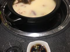 -大匠工房古船木艺术餐厅·猪肚鸡专门店(长白仙岛店)