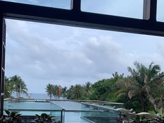 -亚龙湾喜来登·美景台大堂吧