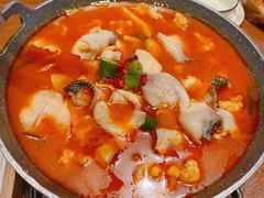 -老滇山寨•云南特色菜•地方菜•民族风情歌舞表演(金碧店)