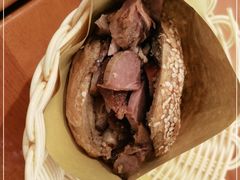 -刘记羊汤·烧饼夹肘子