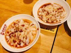 -呷佬·长沙手工米粉(金沙江路店)