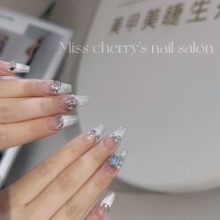 -花系美·美甲美睫精品店
