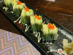 牛油果软壳蟹卷-羽山料理