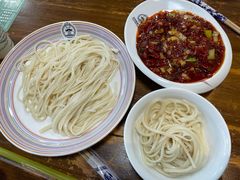 -歹歹的加个面过油肉拌面