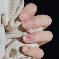 -吉吉靓甲美睫