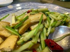 水芹菜炒豆干-四海酒家生态粤菜