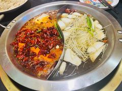 -沸炉重庆老火锅(军事博物馆店)