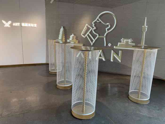 喜茶(钟楼店)-"喜茶在西安已经开了很多家店了…但是有蛋.