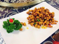 杏仁爆牛肉粒-马尔龙新疆饭店·清真(长青路店)