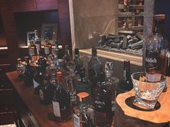 -恰餐厅及酒吧 CHAR Bar & Grill (北京丽都皇冠假日店)
