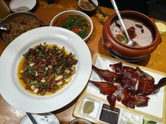 -老滇山寨•云南特色菜•地方菜•民族风情歌舞表演(金碧店)