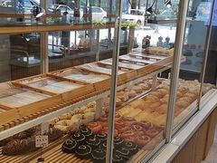 -焙丽拾光(麦凯乐直营店)