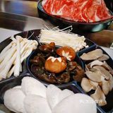 养生火锅｜春季滋补来一顿花胶鸡汤火锅吧