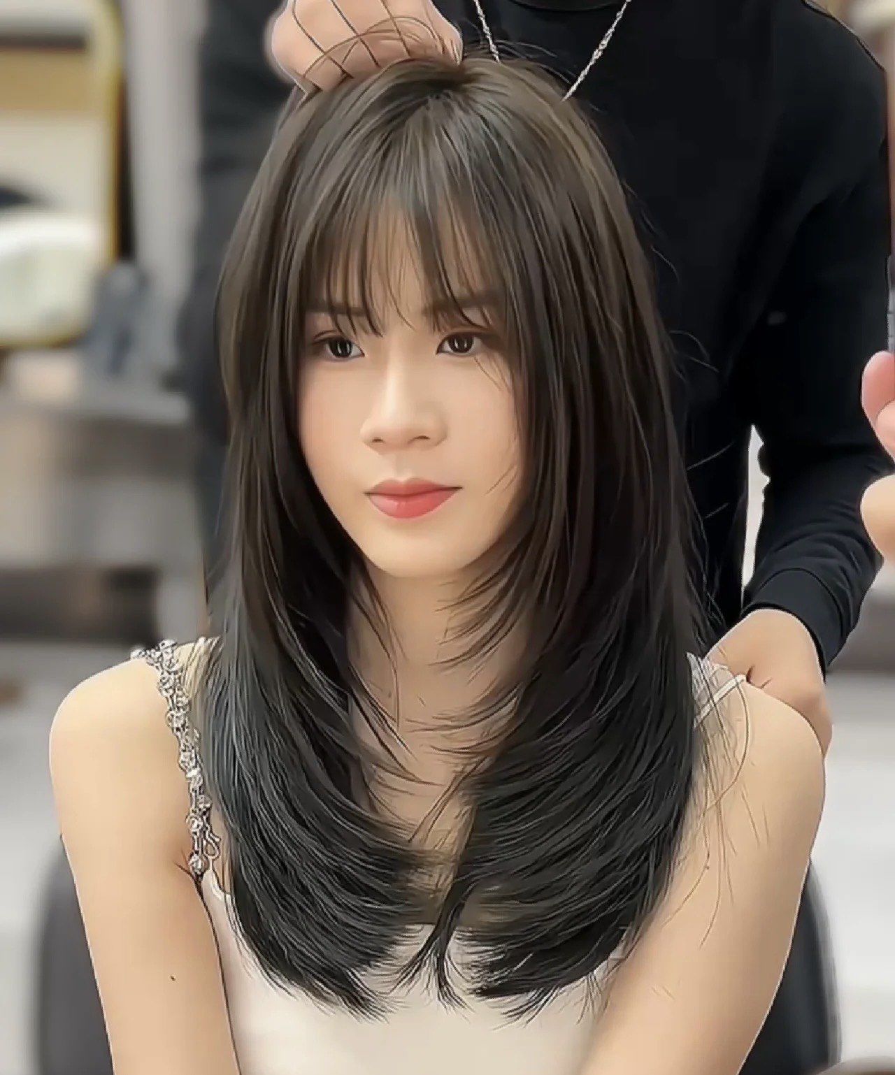 适合方圆脸最修饰脸型的中长发