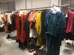 -URBAN REVIVO(欢乐海岸购物中心店)