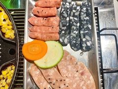 -山野的朋友露营炭火烤肉