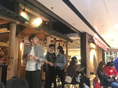 等位区-绿茶餐厅(广州天河城店)