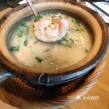落坐后烦于点菜便团购了585套餐。共有9道菜品且量大