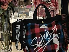 -Vivienne Westwood(上海来福士广场店)