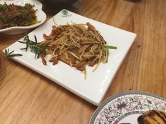 -塔哈尔·新疆盛宴(城西银泰店)