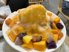 芒果芋圆牛奶绵绵冰-水牛奶皇后糖水铺