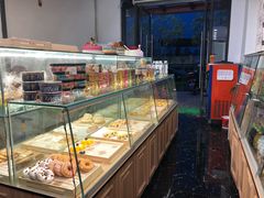 面包甜点陈列柜-米糖烘焙生日蛋糕(莲湖店)