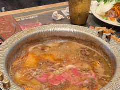-牛YO寿喜烧·铁板烧和牛火锅自助(市府恒隆店)