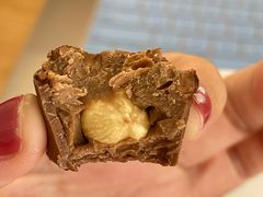 皮埃蒙特牛奶榛子夹心巧克力-Laderach 莱德拉(上海环贸iapm店)