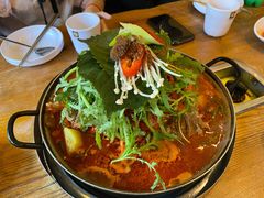 土豆排骨火锅-喇喇排骨火锅·传统韩式脊骨汤(望京西园总店)
