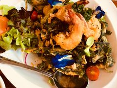 -Chom Cafe and Restaurant