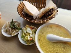 -闫家驴肉老店(华电一校店)