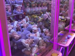 -名创优品(广州萝岗万达广场店)