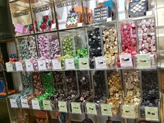 -VENCHI 闻绮(上海佛罗伦萨小镇店)