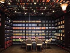 -钟书阁(松江泰晤士小镇店)