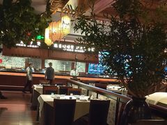 -八府香鸭·啫啫煲(华山路店)