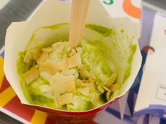 牛油果口味麦旋风-麦当劳(杭州东站高铁店)