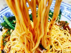 -渝之汇牛肉豌杂面
