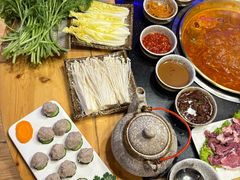 -顶顶汤火牛排火锅·经典铜锅涮肉