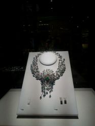 -北京七彩云南翡翠珠宝旗舰店(月坛店)